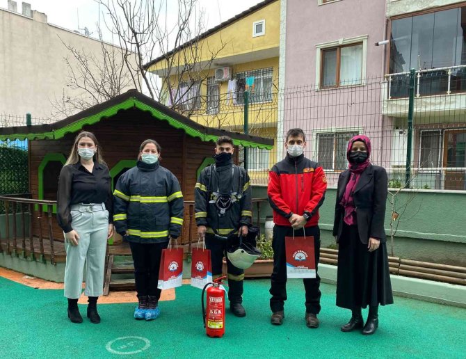 İ̇tfaiye Ekiplerinden Her Yaş Grubuna Yangın Eğitimi