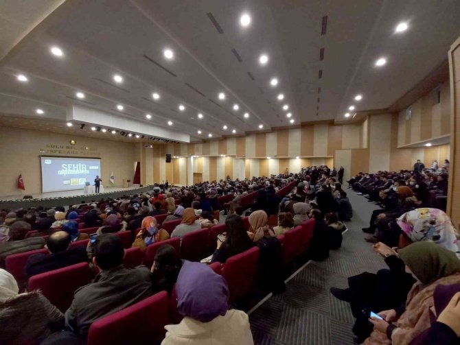 Konya Büyükşehir Belediyesi Şehir Konferanslarını İlçelere Taşıdı
