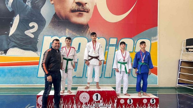 Manisa’da Anadolu Yıldızlar Ligi Judo İ̇l Seçmeleri Yapıldı