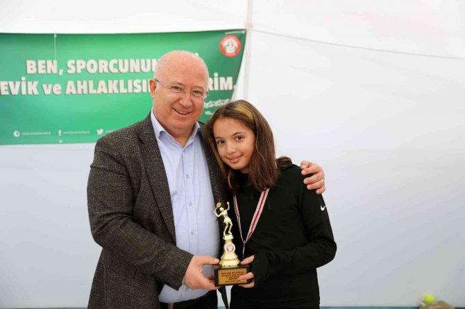 Minikler Tenis Şenliği Sona Erdi