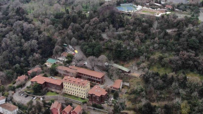 Müşterileri "Tesettürlü" Diye İçeri Almayan Restoran İşletmecileri Hakkında Soruşturma