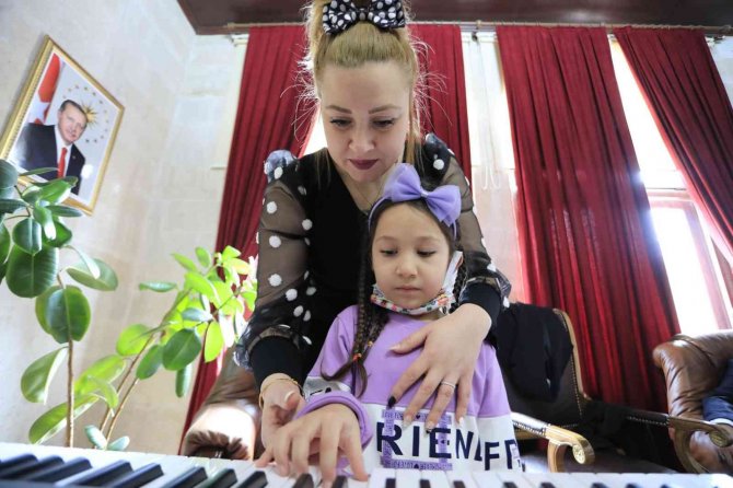 Piyano Kurs Kayıtları İçin Mülakat Yapıldı