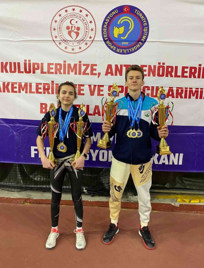 Milli Tenisçilerden Çifte Başarı