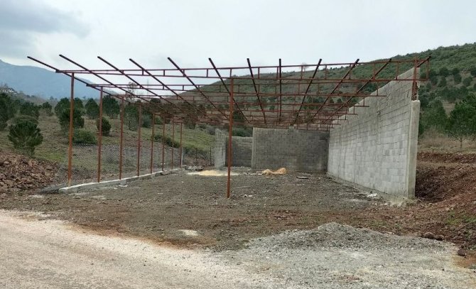Mezarlık İnşaatından Profil Demirler Çalındı
