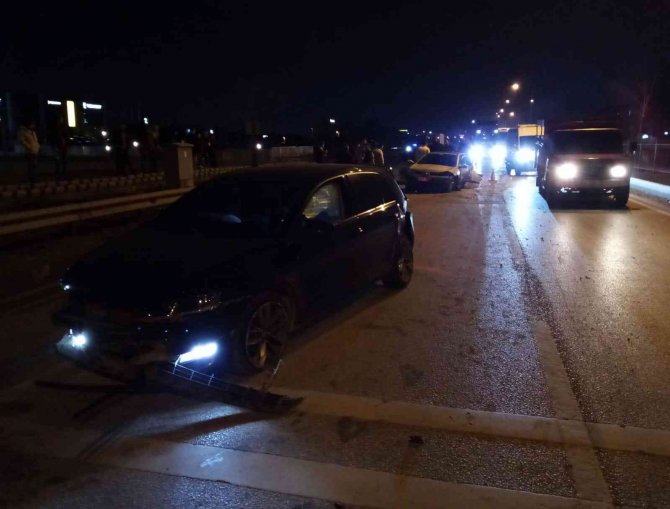 Sollarken 2 Araca Çarptı: 2 Yaralı