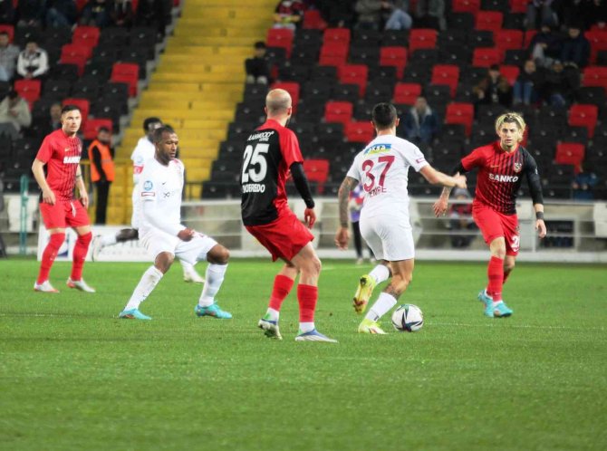 Spor Toto Süper Lig: Gaziantep Fk: 1 - Hatayspor: 2 (İ̇lk Yarı)