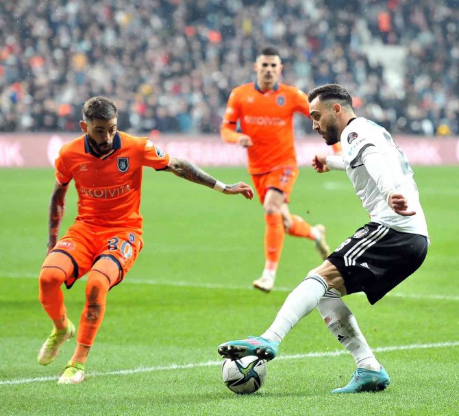 Spor Toto Süper Lig: Beşiktaş: 2 - Medipol Başakşehir: 2 (Maç Sonucu)