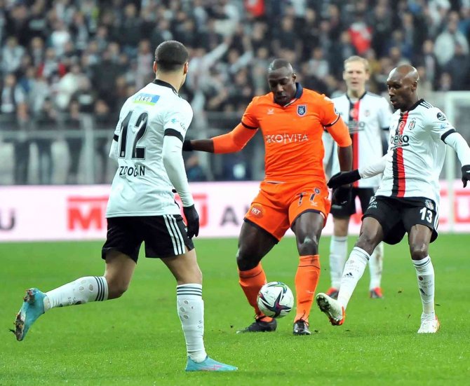 Spor Toto Süper Lig: Beşiktaş: 0 - Medipol Başakşehir: 0 (Maç Devam Ediyor)