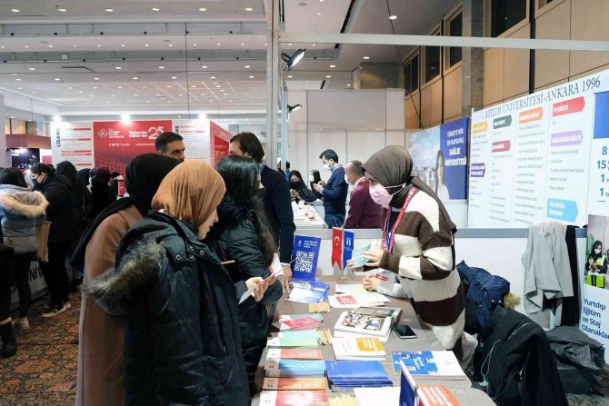 Subü İ̇stanbul’da Üniversite Adaylarıyla Buluştu