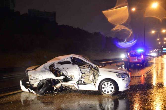Tem Otoyolu’nda Cip İle Otomobil Çarpıştı, 1’i Ağır 2 Kişi Yaralandı