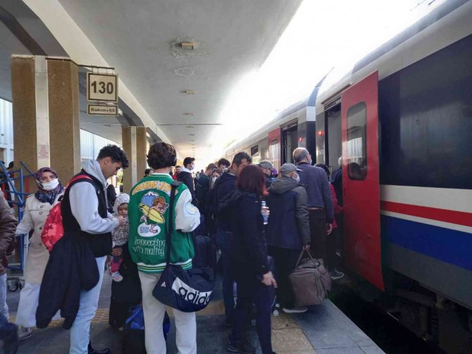 Türkiye’nin İlk Demiryolu Eski Günlerine Döndü