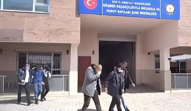 Van’da 11 Organizatör Yakalandı