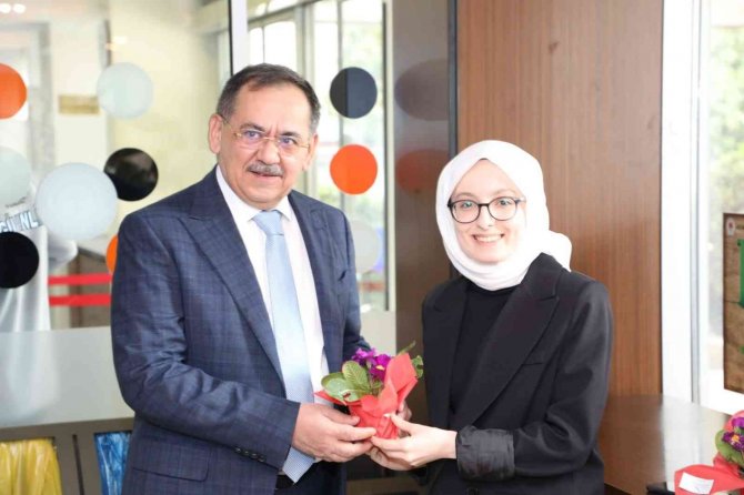 Başkan Demir’den 8 Mart Sürprizi