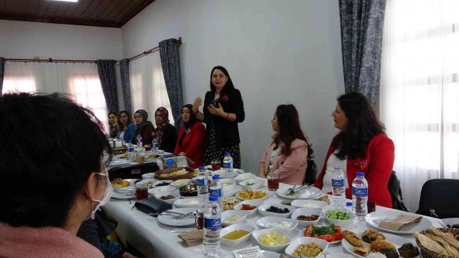 Girişimci Kadınlar Tarihi Çarşıdaki Boş Dükkanları İstiyor