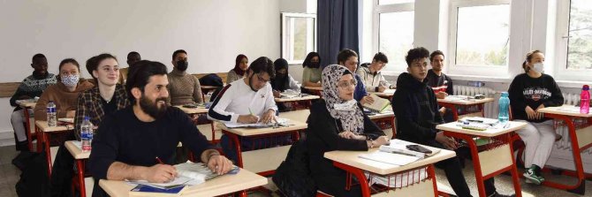 Anadolu Üniversitesi Tömer’le Dünyaya Açılıyor