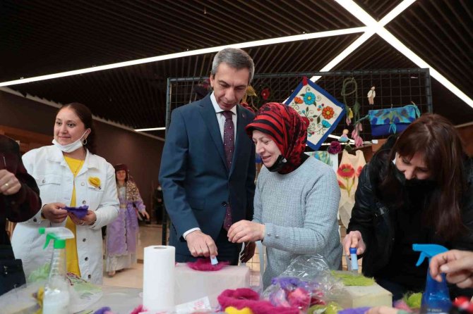 Kadın Meclisi Geleneklere Sahip Çıkıyor