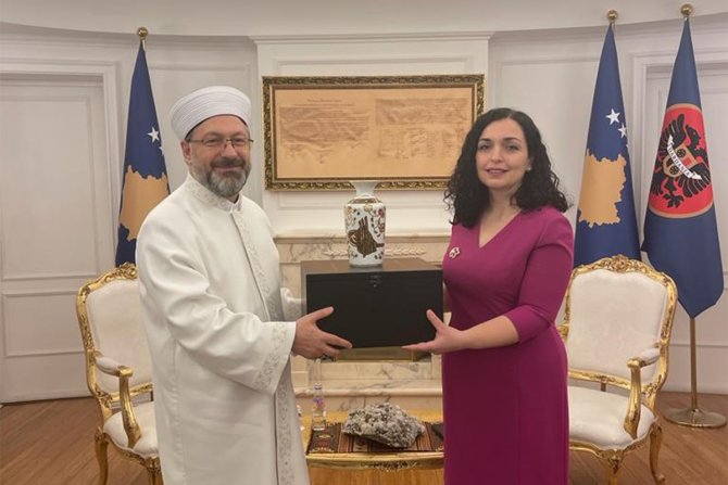 Kosova Cumhurbaşkanı Osmani, Diyanet İ̇şleri Başkanı Erbaş’ı Kabul Etti