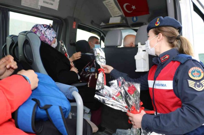 Jandarma Kadınları Yalnız Bırakmadı