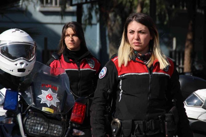 İ̇zmir’in ’Kadın Yunusları’ Gece Gündüz Görev Başında