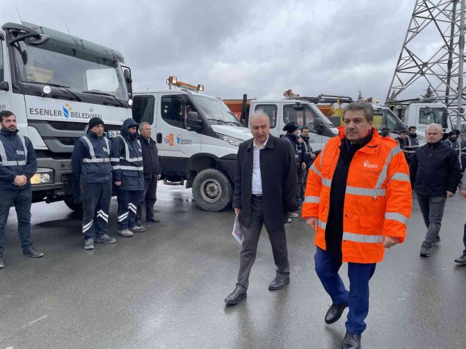 Esenler Belediyesi, Beklenen Kar Yağışına Karşı Bir Dizi Önlem Aldı