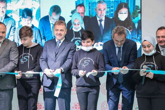 Bakan Özer: "2022 Yılında En Büyük Eğitim Yatırımı İ̇stanbul’a Verildi"