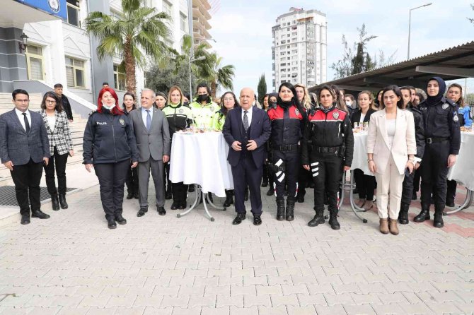 Mersin’de Kadın Polisler Unutulmadı