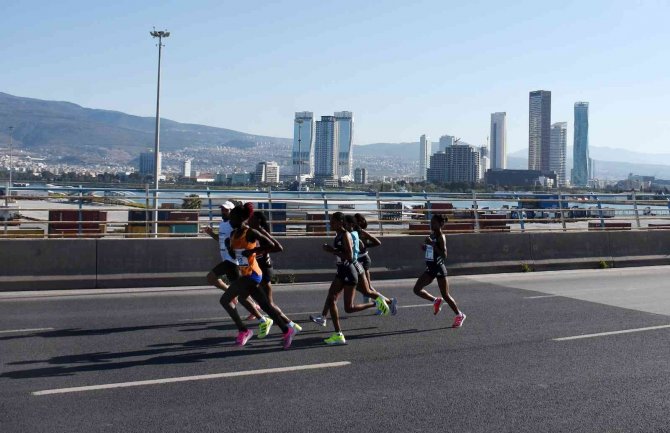 Maratoni̇zmir İçin Geri Sayım Başladı
