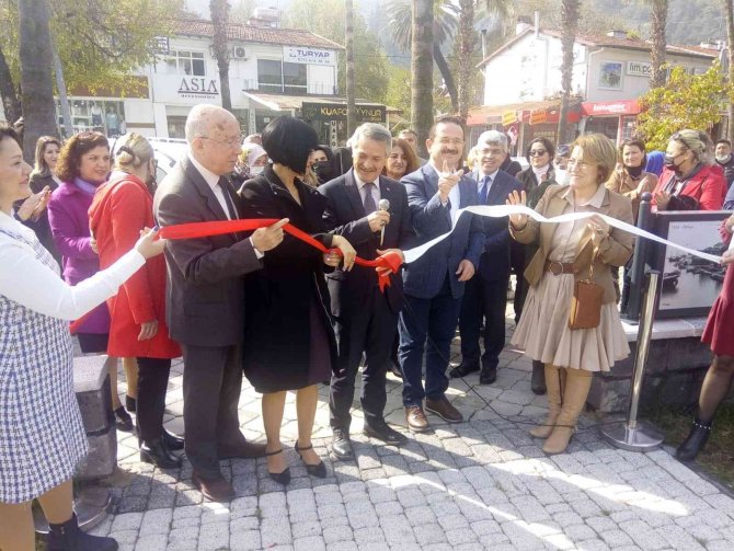 Kadınlar Günü Resim Sergisi Göz Kamaştırdı