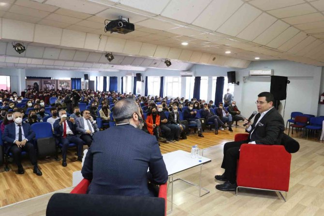 Başkan Tütüncü, Liseli Gençlerle Buluştu