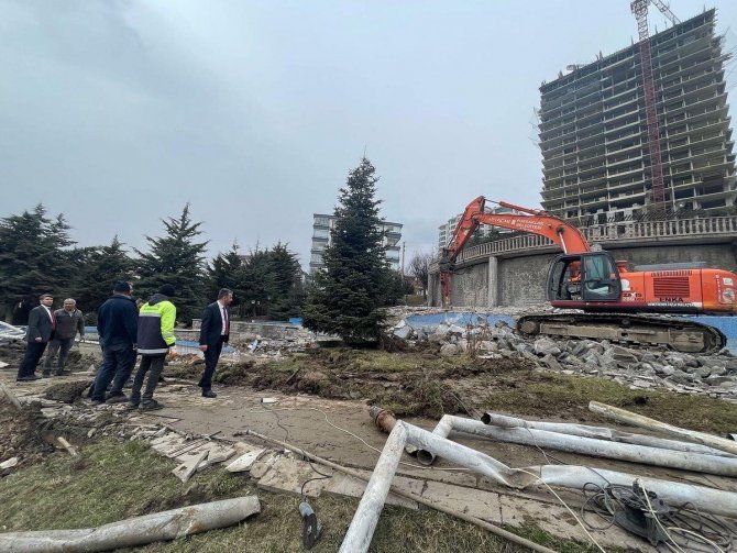 Pursaklar’da Parklar Yenilenmeye Devam Ediyor