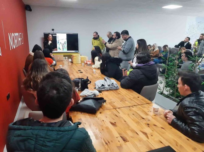 Kadınlara 8 Mart Hediyesi Havacılık Tanıtımı