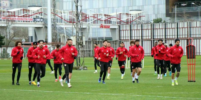 Cenk İ̇şler: “Oynayacağımız Maçlar Çok Önemli Hale Geldi”