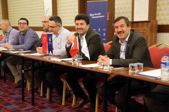 +1 Eğitim Modeli Pozitif Ayrıştırıyor