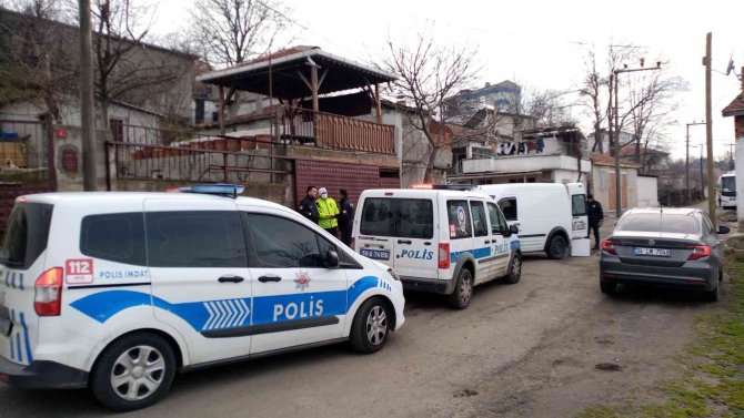 Çorlu’da Kovalamaca Sonrası Yakalanan Araçtan 180 Bin Makaron Çıktı