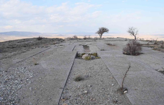 Bin 200 Metre Rakımdaki Betonla Kapatılan Petrol Kuyuları Şaşırtıyor
