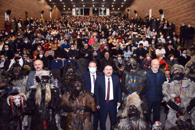 Uluslararası Altıeylül Tülütabak Tiyatro Festivali Devam Ediyor