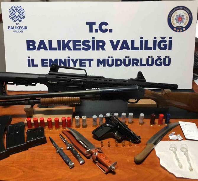Balıkesir’de 50 Aranan Şahsa Gözaltı