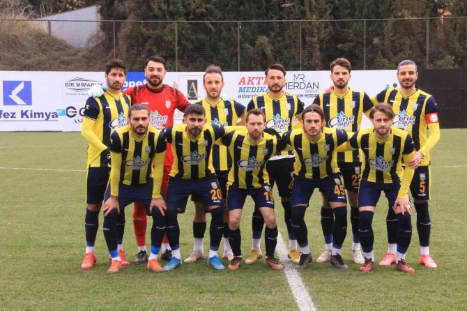 Tff 3. Lig: Belediye Derincespor: 3 - Gümüşhane Sportif Faaliyetler: 0