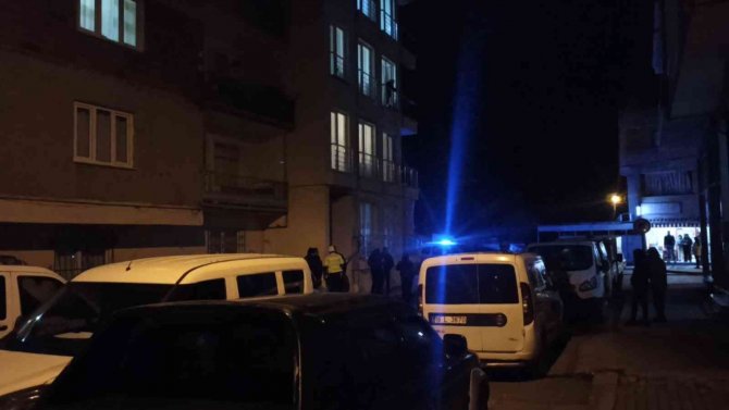 Nişanlısını Öldürdü, Annesini Ağır Yaraladı