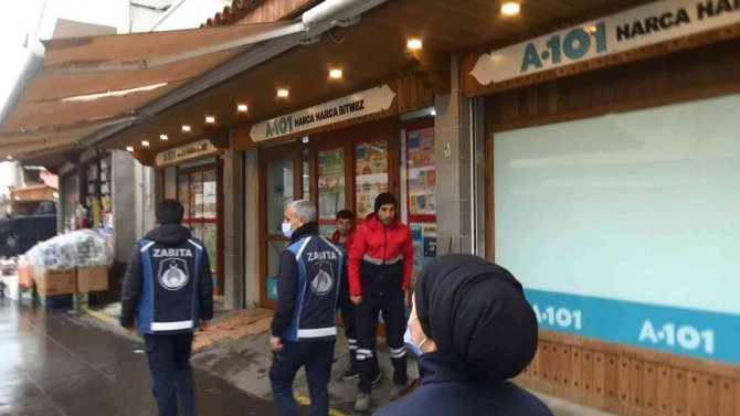 Zabıtadan A 101, Bi̇m Ve Çarmar Marketler Zincirlerinin Depolarına Stok Baskını Yapıldı