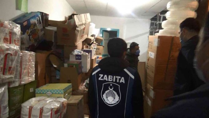 Zabıtadan A 101, Bi̇m Ve Çarmar Marketler Zincirlerinin Depolarına Stok Baskını Yapıldı