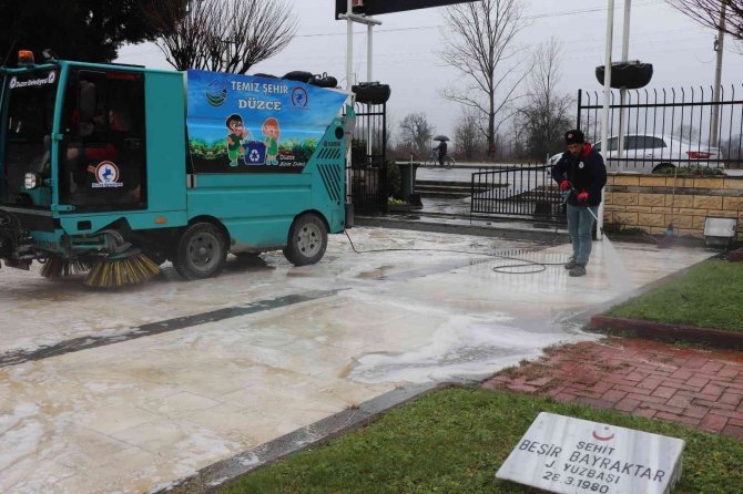 Şehitlik 18 Mart İçin Hazırlanıyor