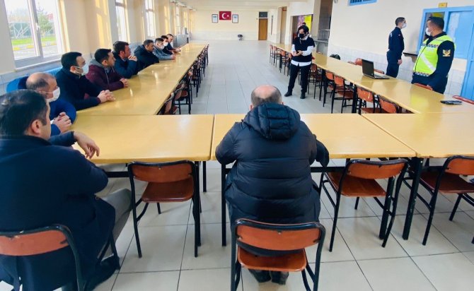 Cezaevi Nakil Aracı Şoförlerine Trafik Eğitimi