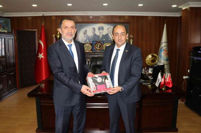 Demirtaş, Başkan Şahin Ve Beraberindeki İş İnsanlarını Ağırladı