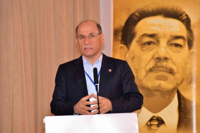 Sezer: "Her Kademedeki Eğitim Çalışanlarının Hakkını Aramak Görevimiz"