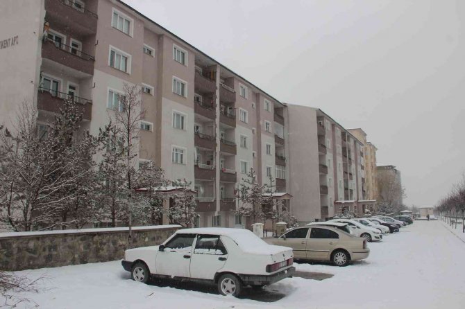 Erzurum’da Kar
