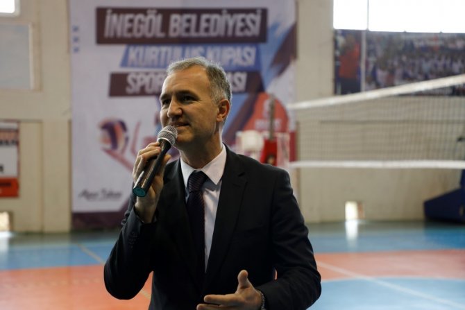 İ̇negöl’de Okullar Arası ‘Kurtuluş Kupası’ Başladı
