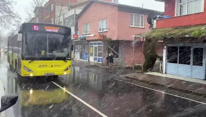 Sarıyer’de Kar Yağışı Başladı