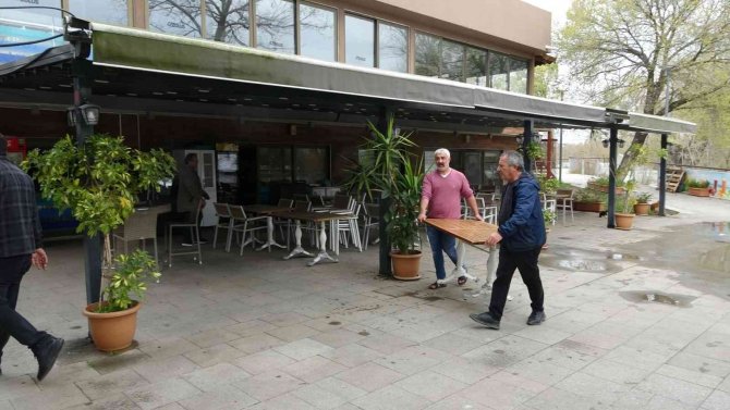 Manavgat Barajı’ndan Bırakılan Su, Şelale Esnafını Harekete Geçirdi