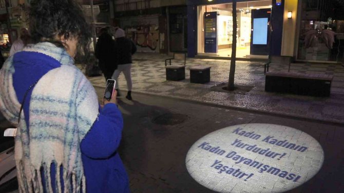 Kadınların Sloganları Her “Yerde”